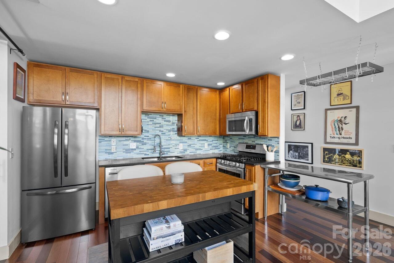 Listing Photo 8