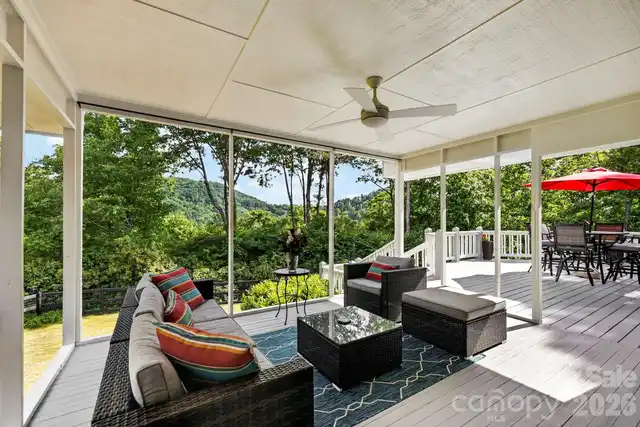 Listing Photo 11