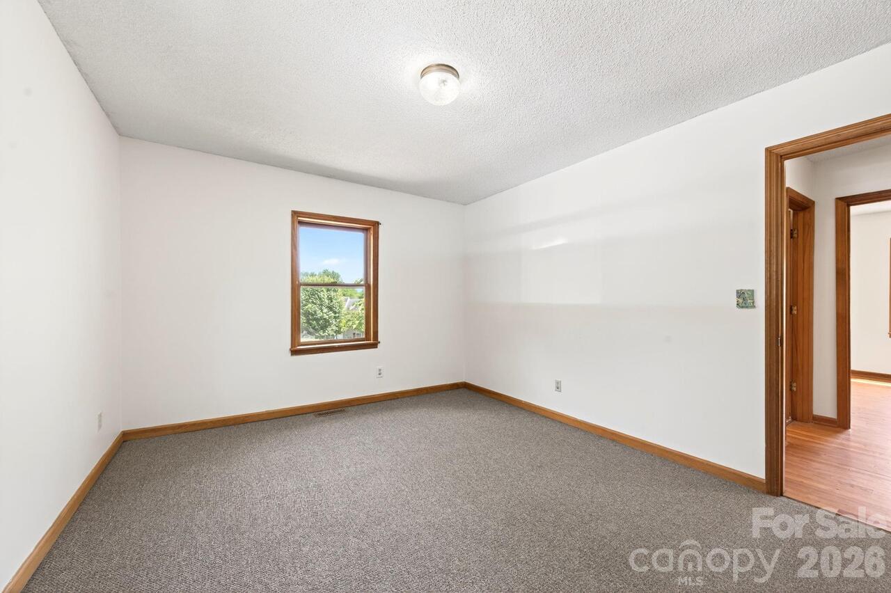 Listing Photo 18