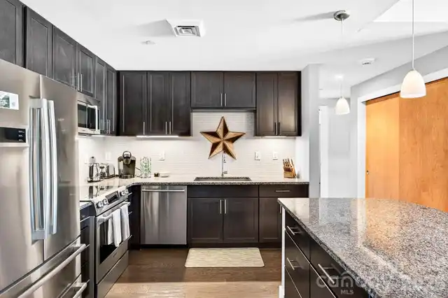 Listing Photo 14