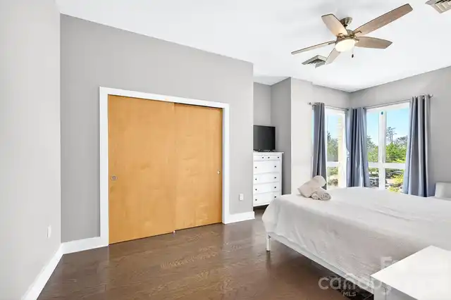 Listing Photo 22