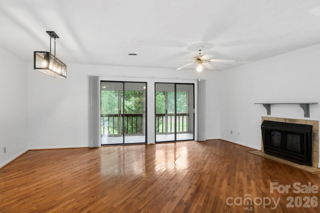 Listing Photo 8