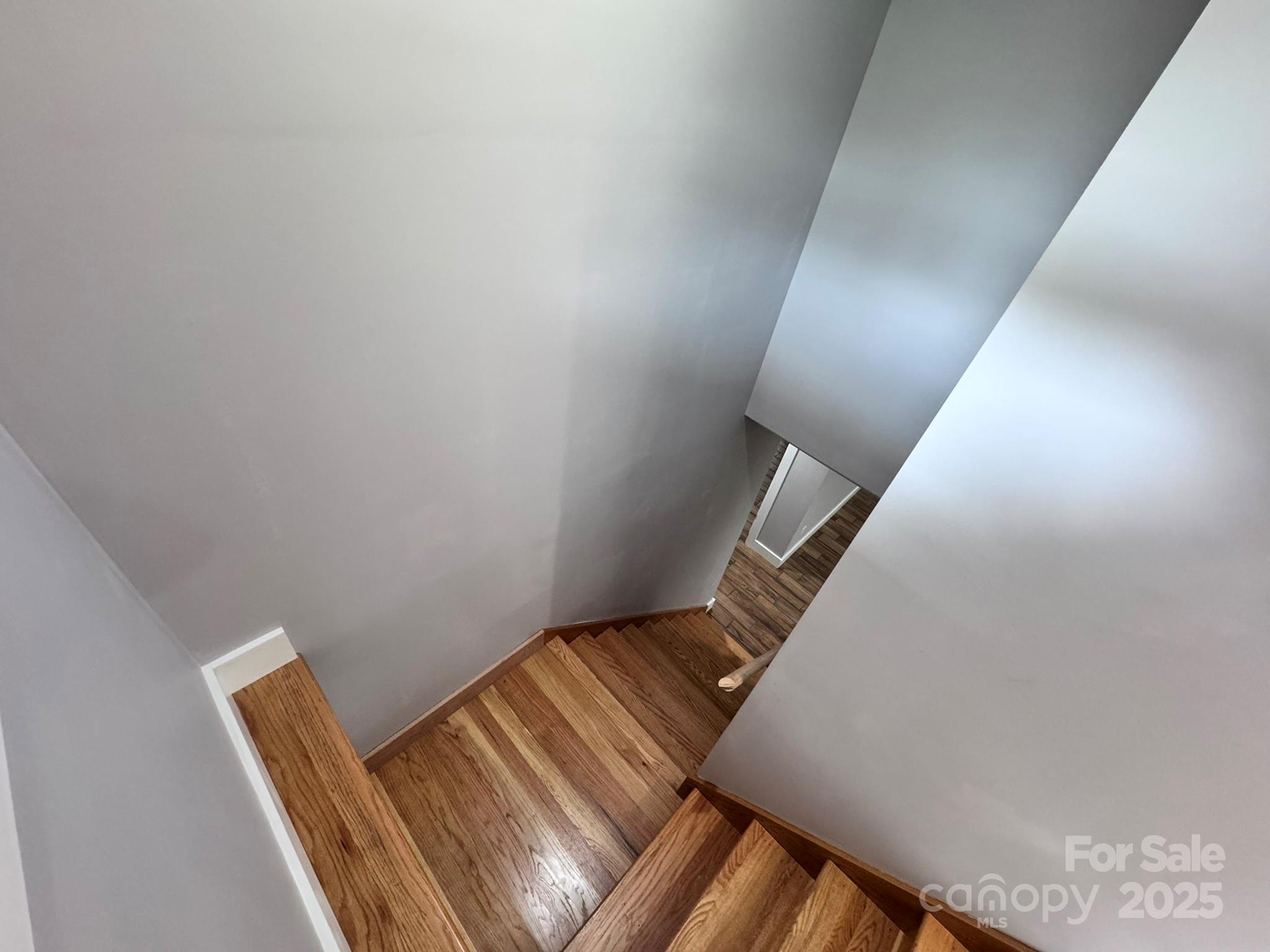 Listing Photo 12