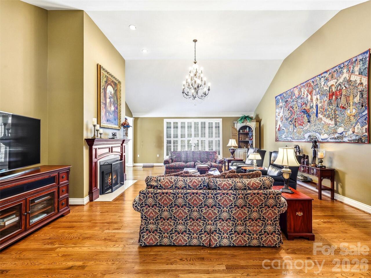 Listing Photo 12