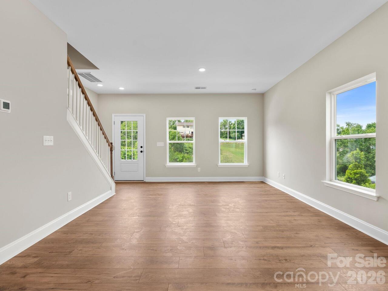 Listing Photo 10