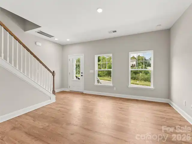 Listing Photo 5