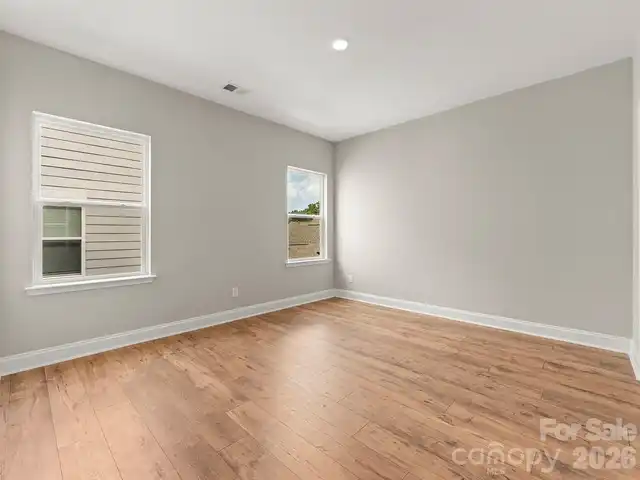 Listing Photo 16