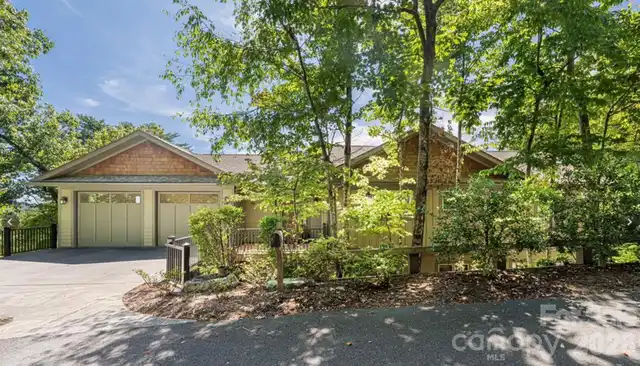 Listing Photo 11
