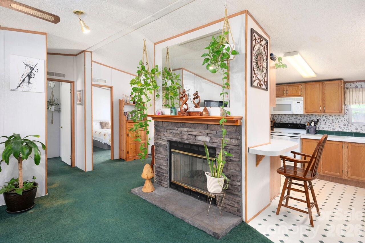 Listing Photo 8