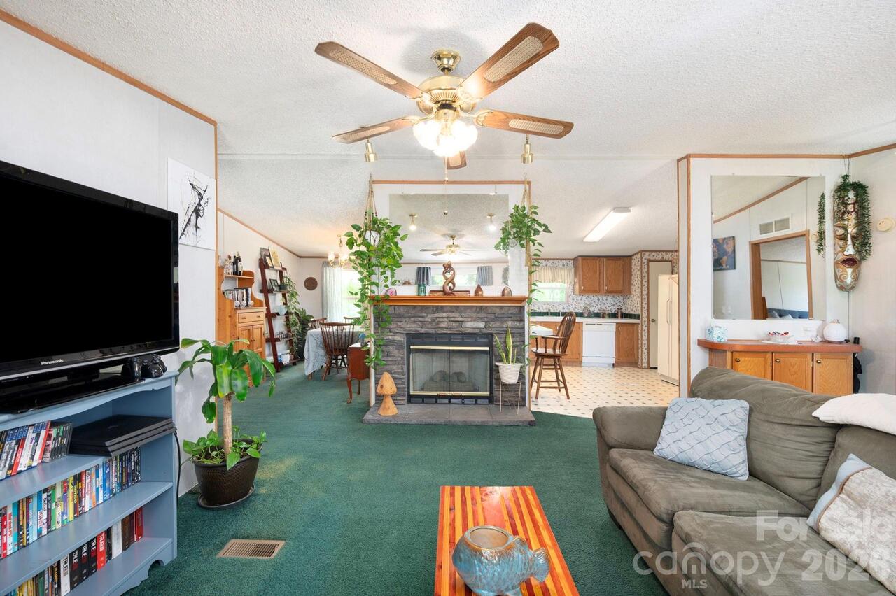 Listing Photo 9