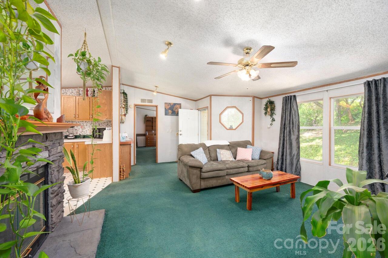 Listing Photo 10