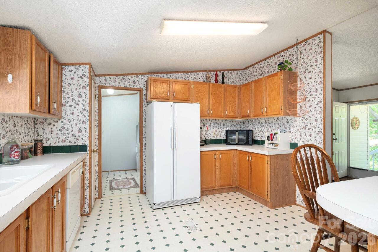 Listing Photo 14