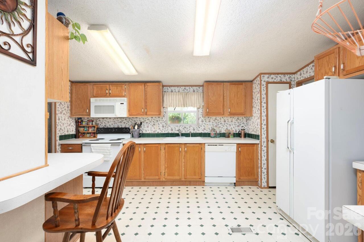 Listing Photo 15