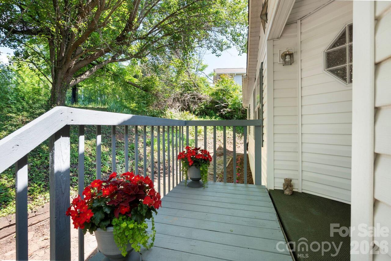 Listing Photo 34
