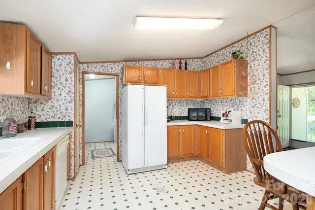 Listing Photo 17