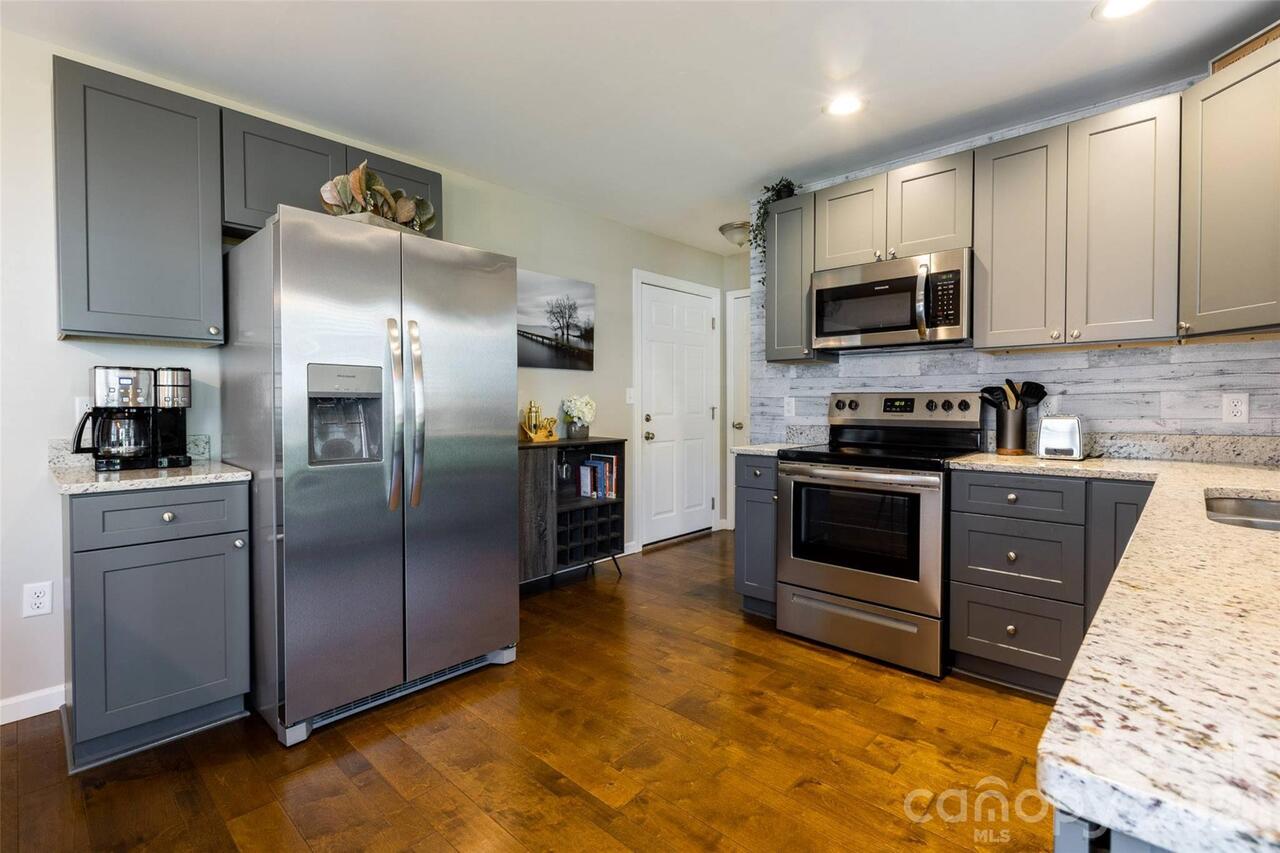 Listing Photo 16