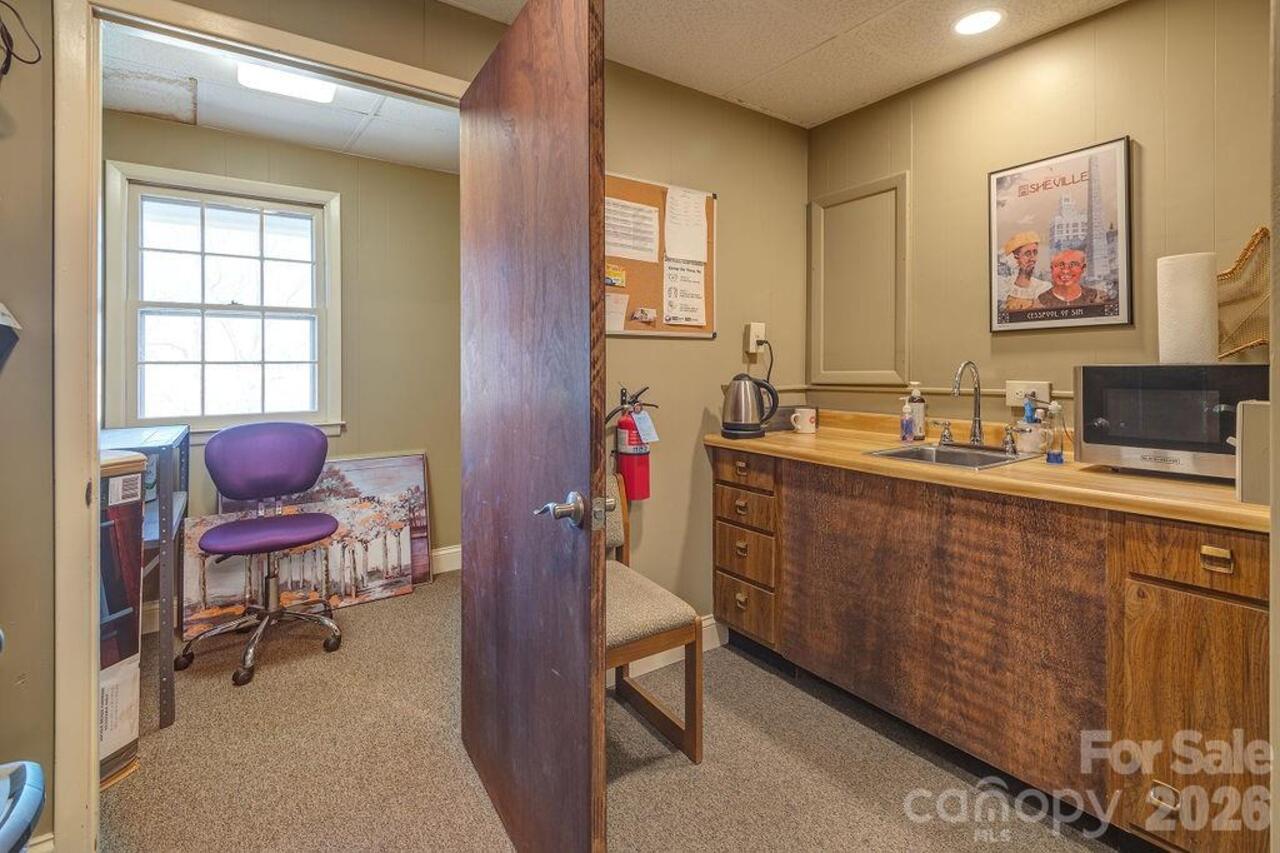 Listing Photo 8