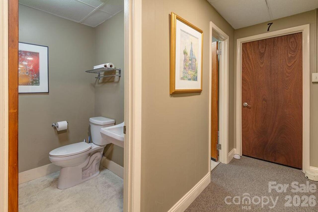 Listing Photo 9