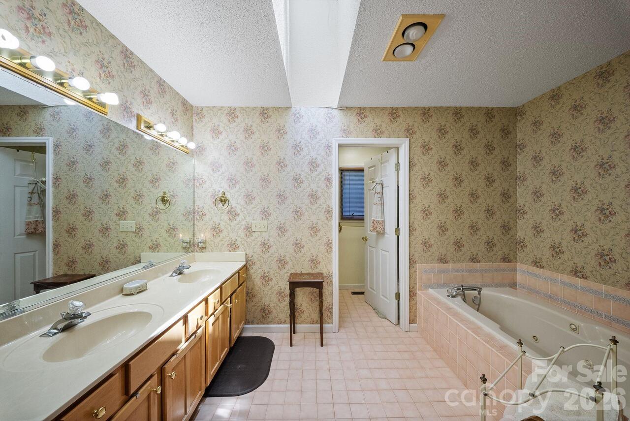 Listing Photo 23