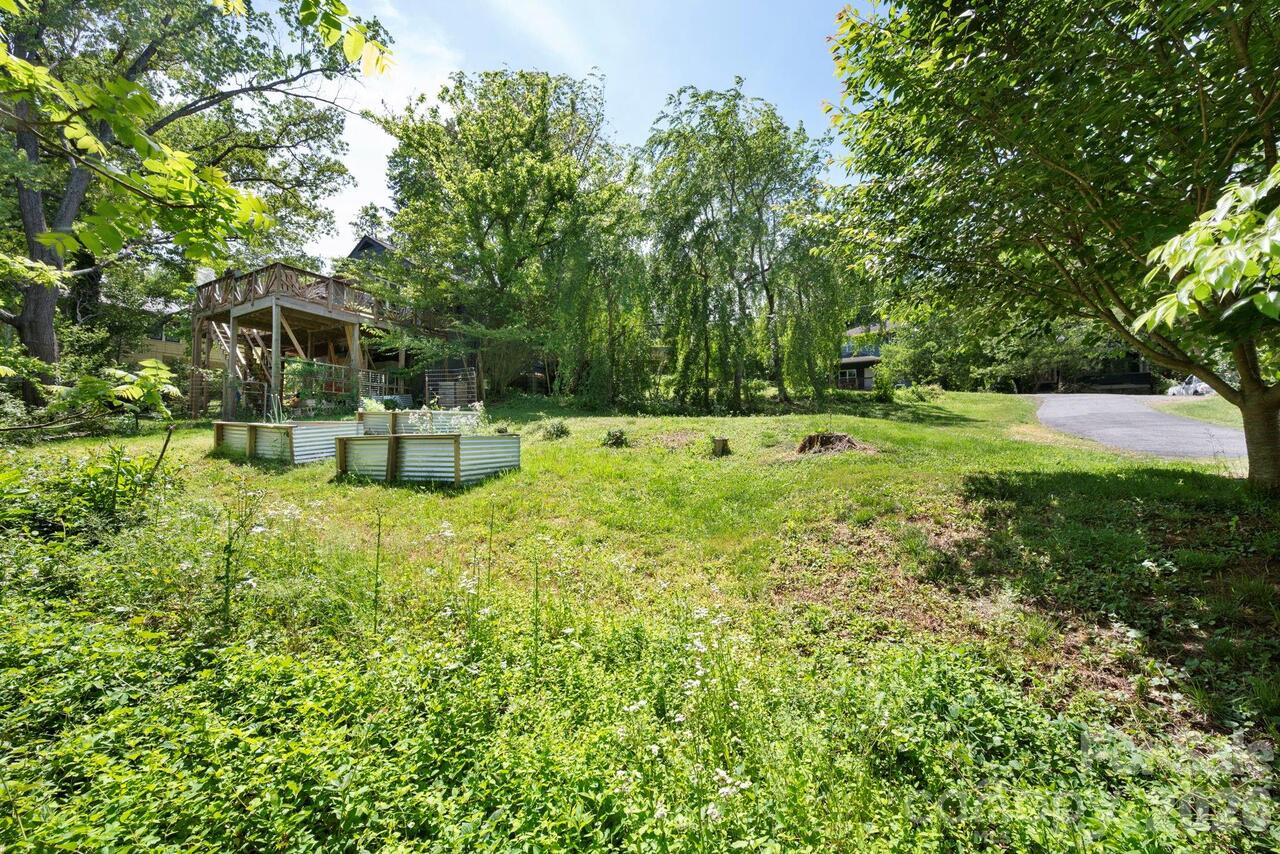 Listing Photo 9