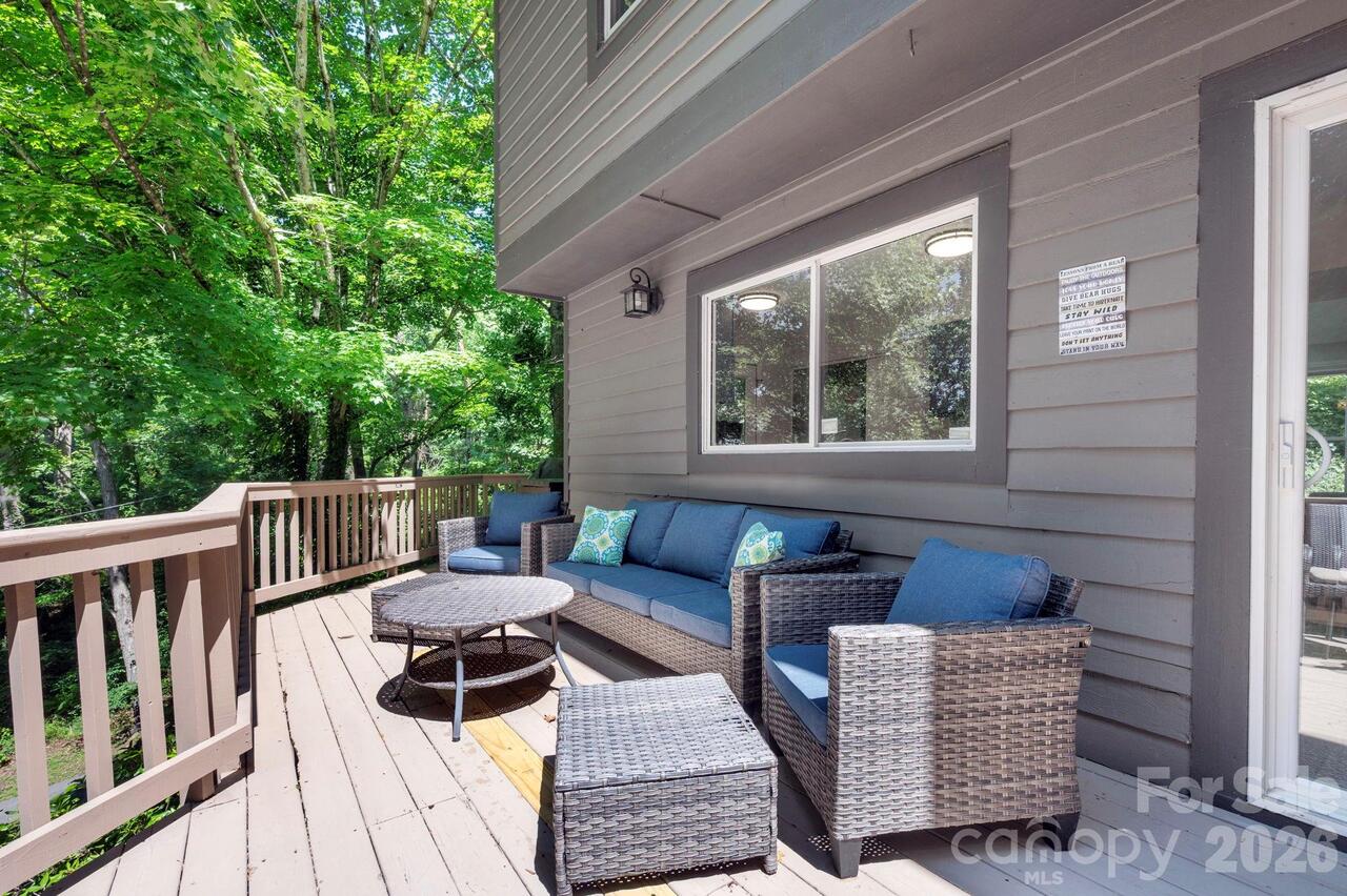 Listing Photo 11