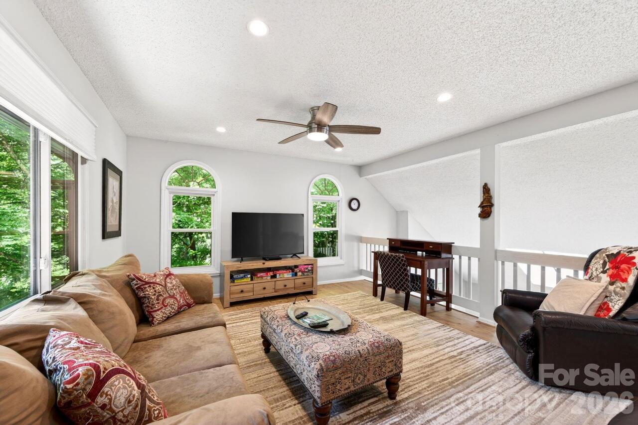 Listing Photo 18
