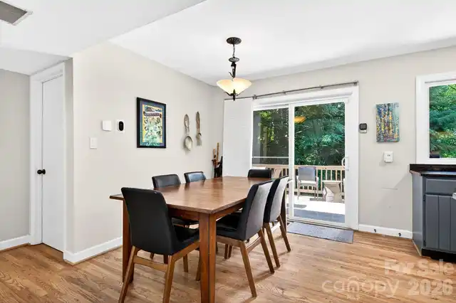 Listing Photo 9