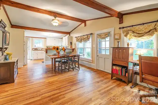 Listing Photo 7