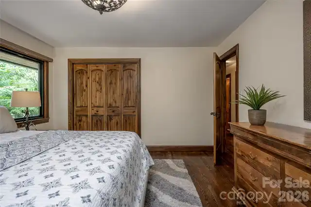 Listing Photo 16