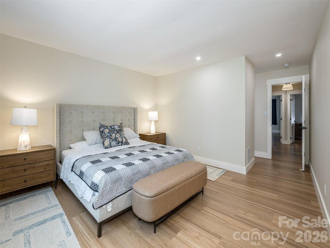 Listing Photo 14