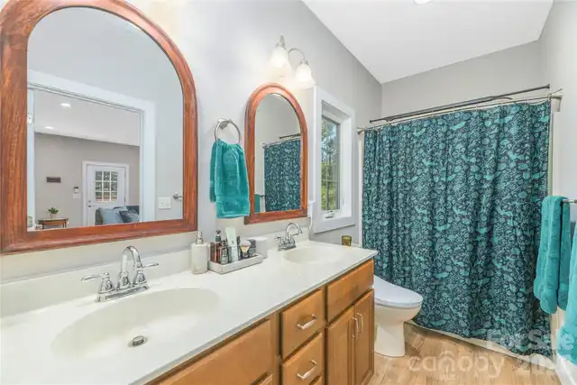 Listing Photo 18
