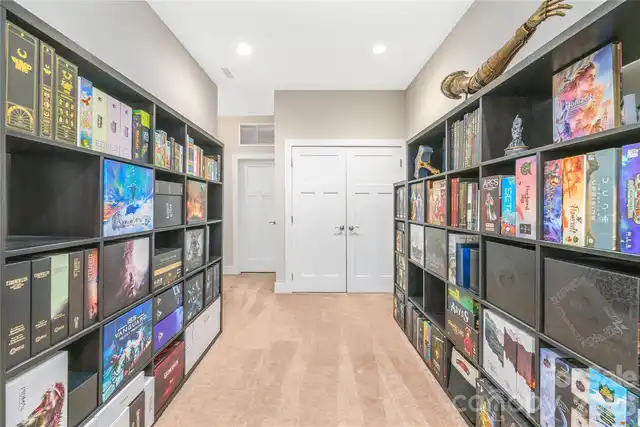 Listing Photo 19