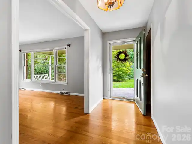 Listing Photo 6