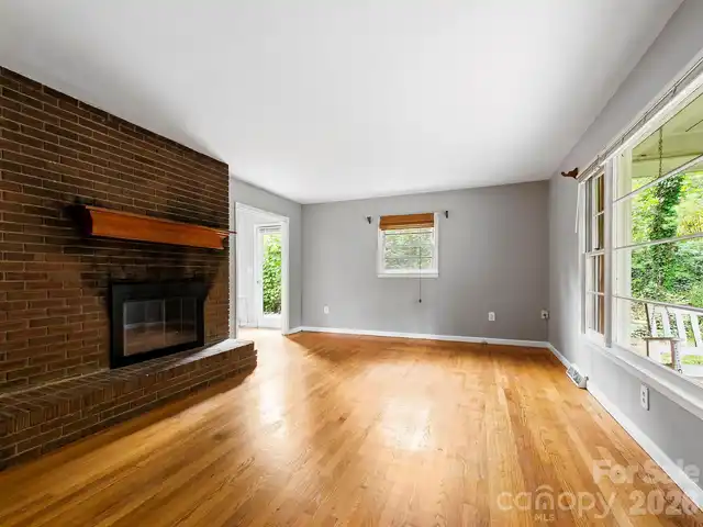 Listing Photo 7