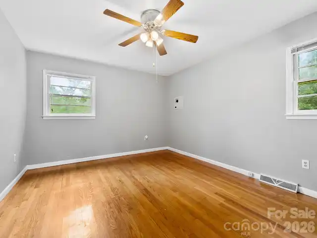 Listing Photo 17