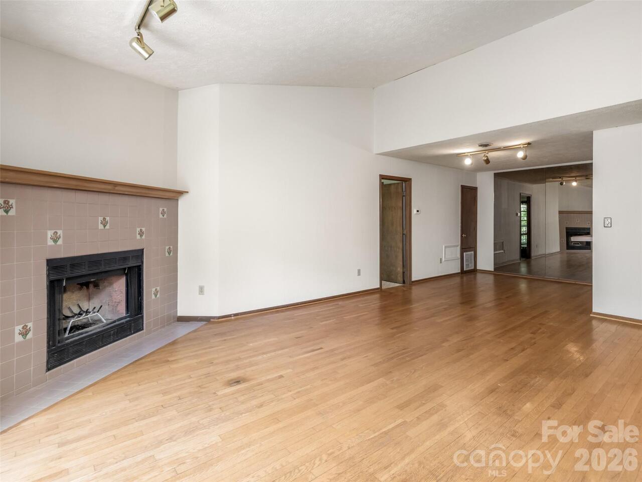 Listing Photo 23