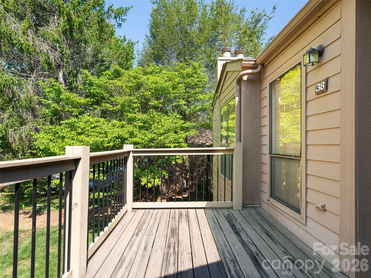 Listing Photo 10