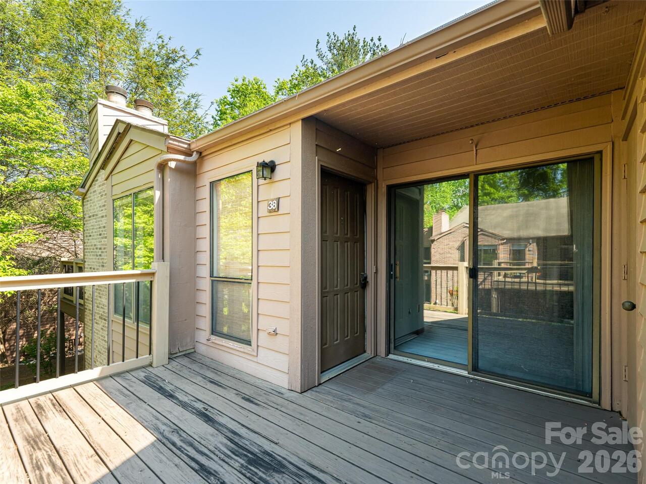 Listing Photo 12
