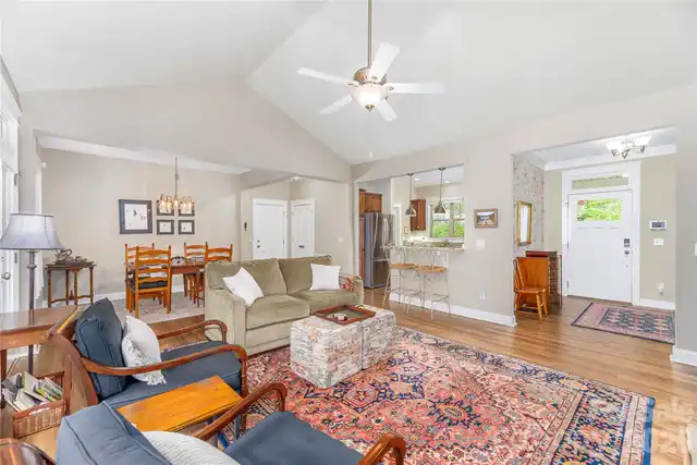 Listing Photo 7
