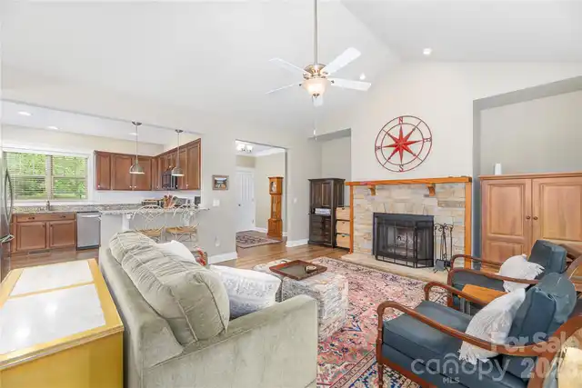 Listing Photo 9