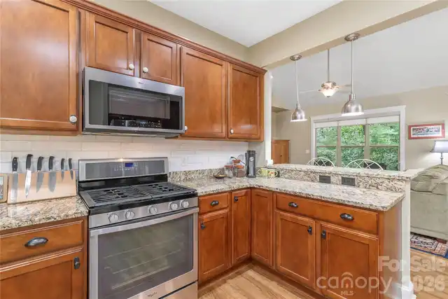 Listing Photo 11