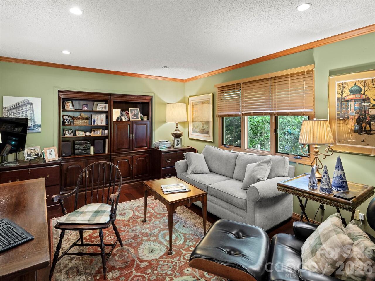 Listing Photo 10