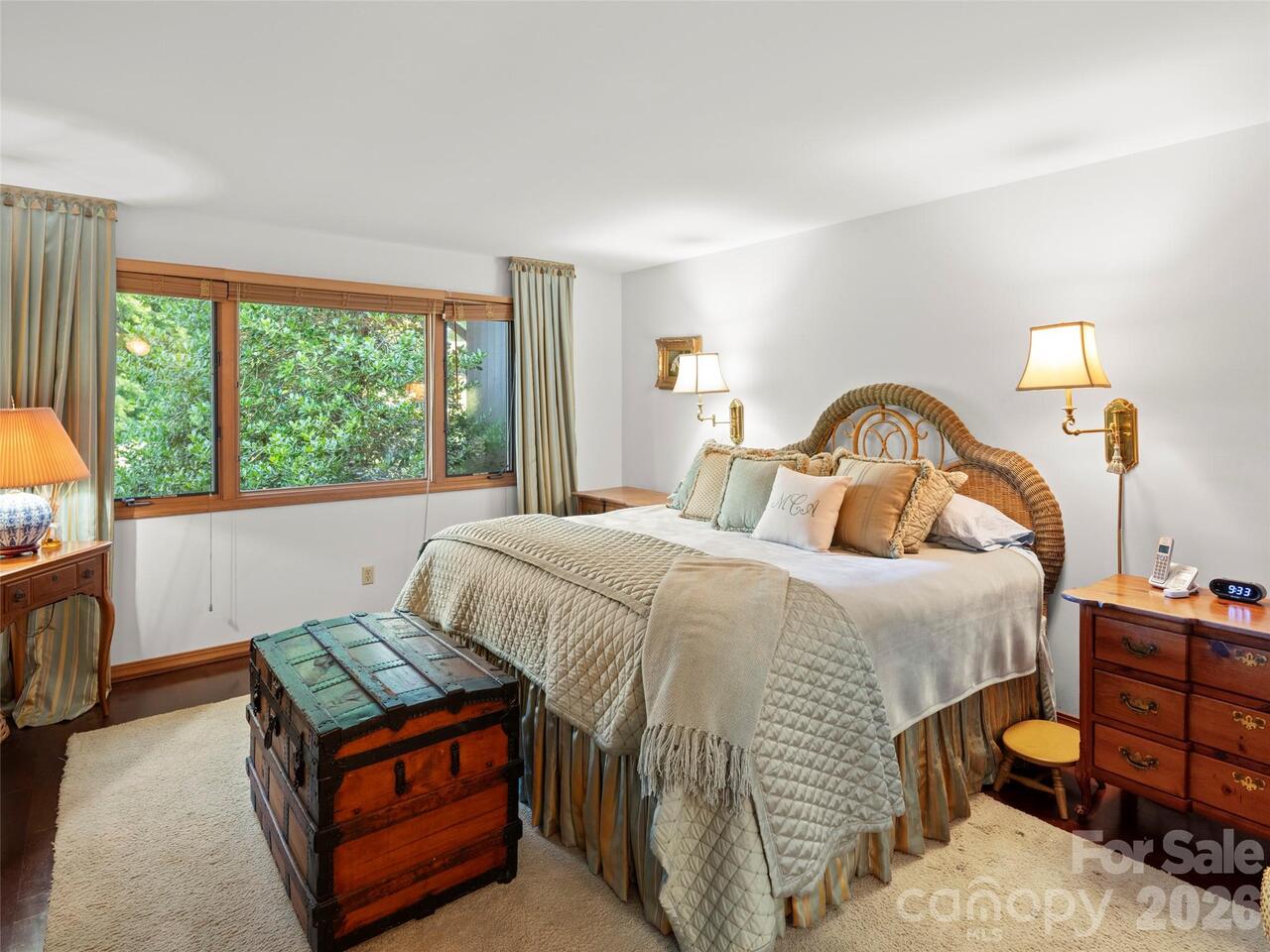 Listing Photo 11