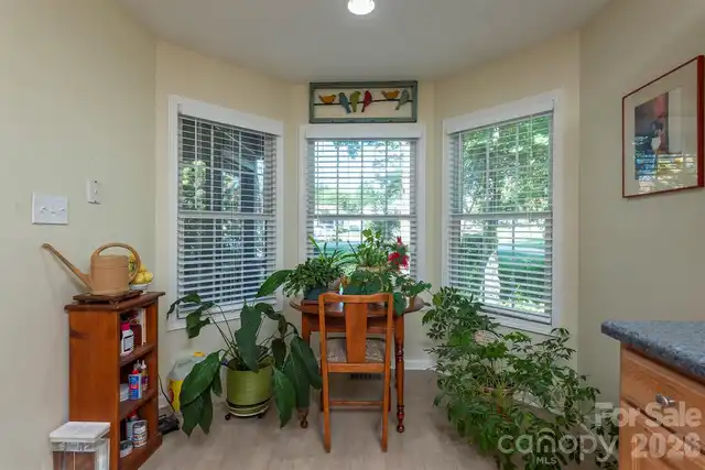 Listing Photo 14