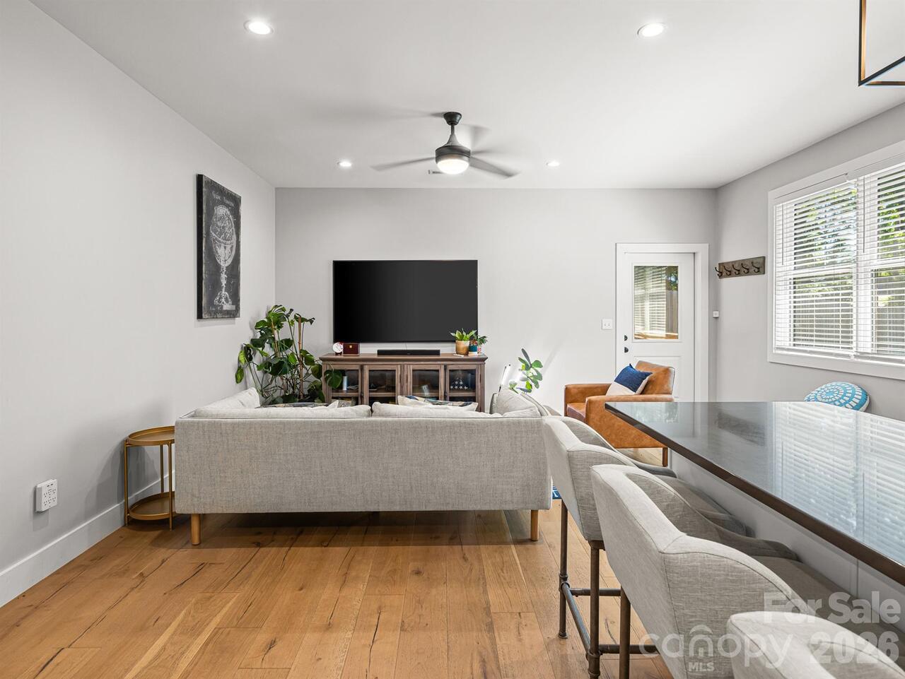 Listing Photo 22