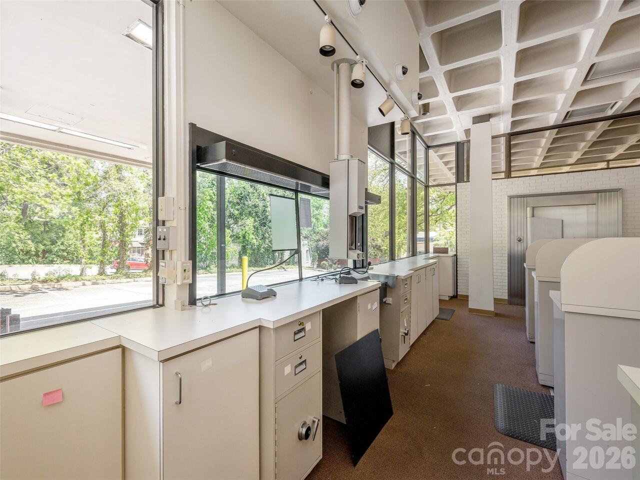Listing Photo 11