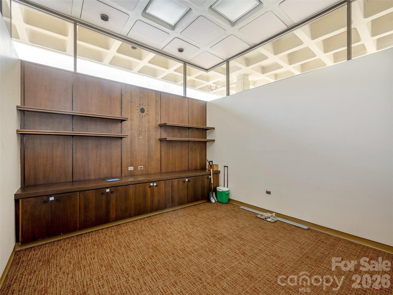 Listing Photo 14