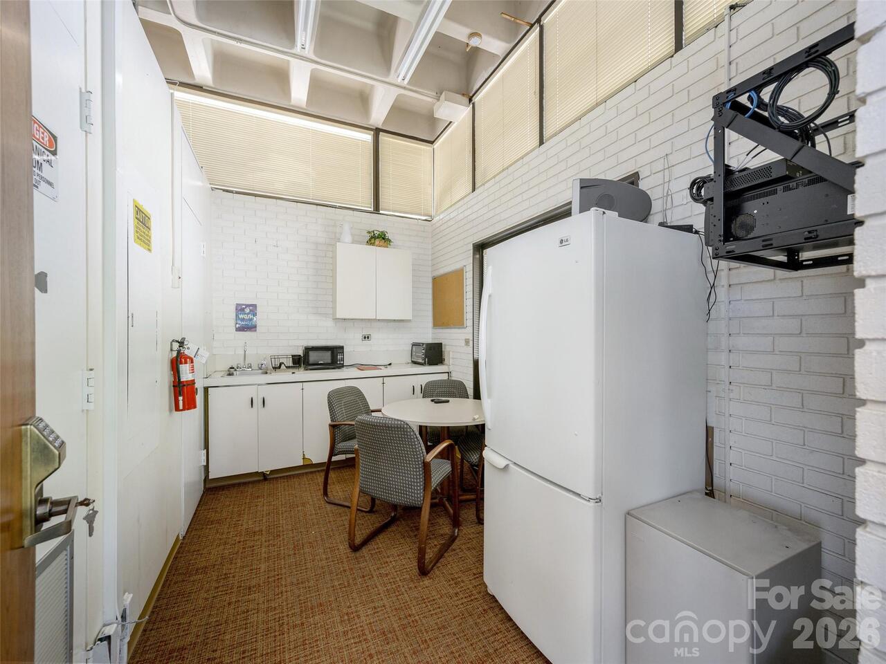 Listing Photo 17
