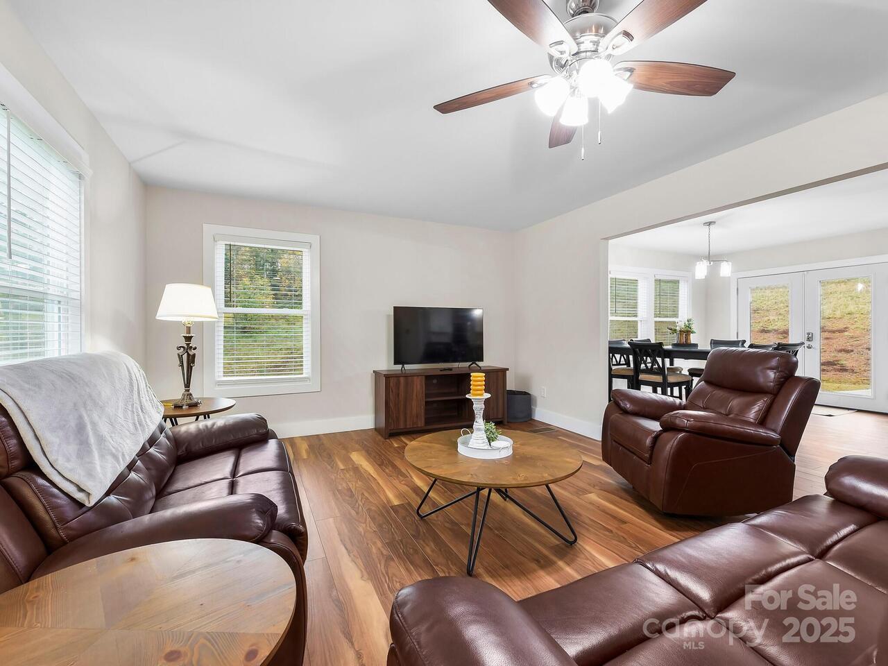 Listing Photo 8