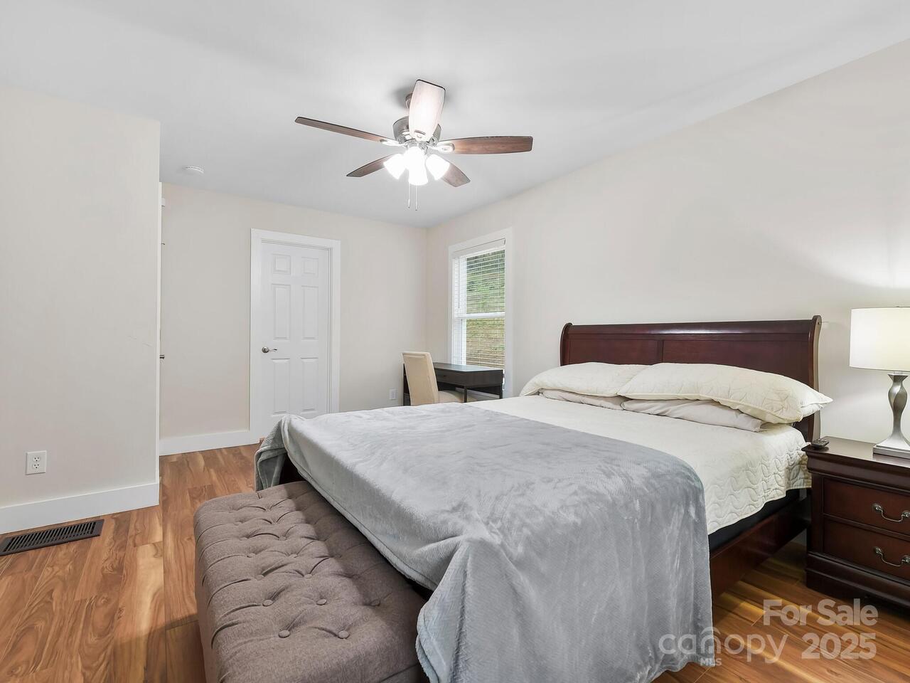 Listing Photo 16
